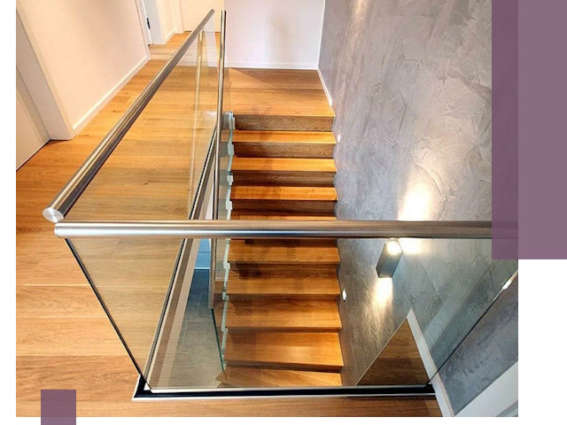 Перила для лестницы в доме — изготовление и монтаж в Энгельсе